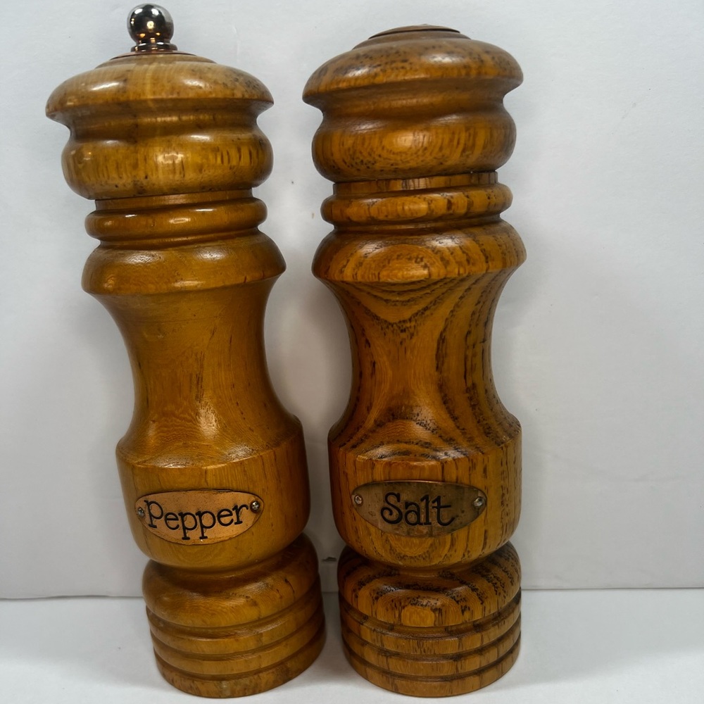 Catalina salt, shaker, and Peppermill
